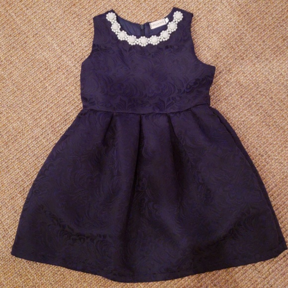 Girls Lovely Pattern Dress for Special Occasions - Picture 1 of 7